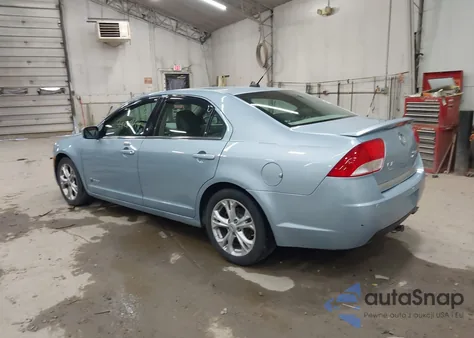 2010 Mercury Milan Hybrid z USA, uszkodzony, nr VIN 3MEDM0L3XAR660364